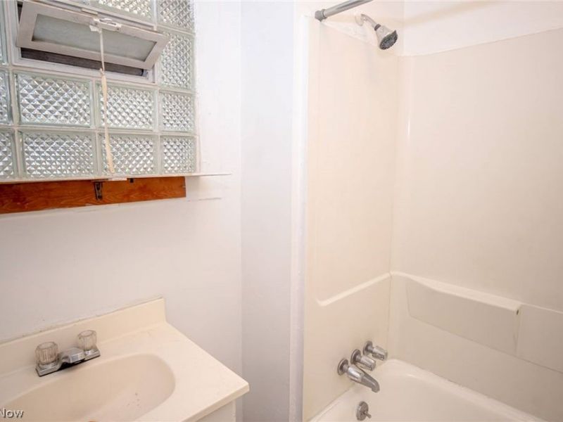 3314 W 32nd Street, Cleveland, OH 44109 Photo 8