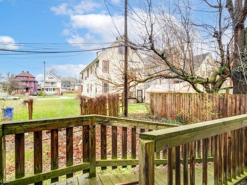 9609 Pierpont Avenue, Cleveland, OH 44108 Photo 3