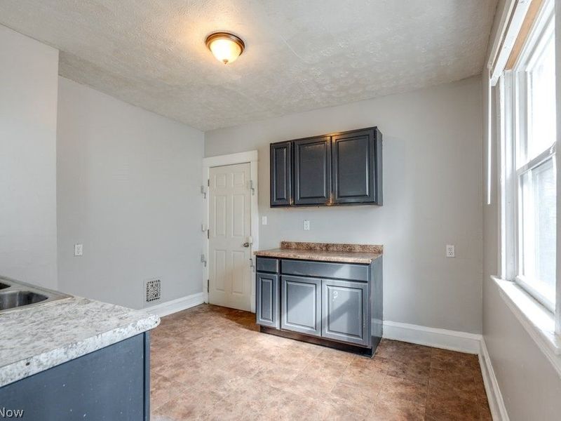 9609 Pierpont Avenue, Cleveland, OH 44108 Photo 5