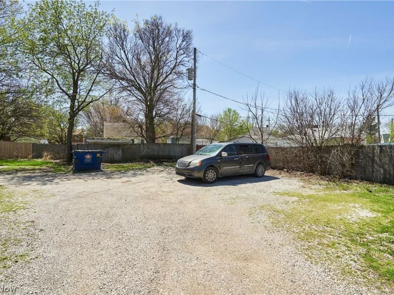 3634 Bosworth Road, Cleveland, OH 44111 Photo 13