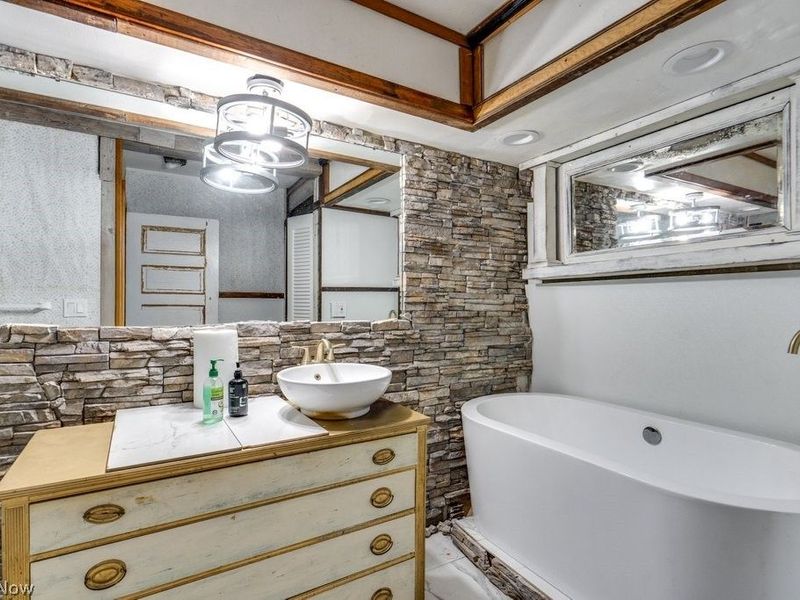 4559 Van Epps Road , Brooklyn Heights, OH 44131 Photo 21