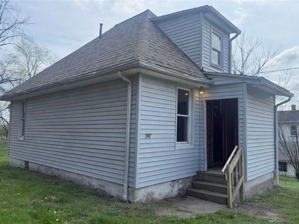 2487 Walnut St , Hermitage, PA 16148