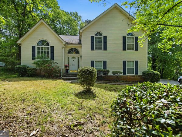 8605 Creekview Court, Douglasville, GA 30135