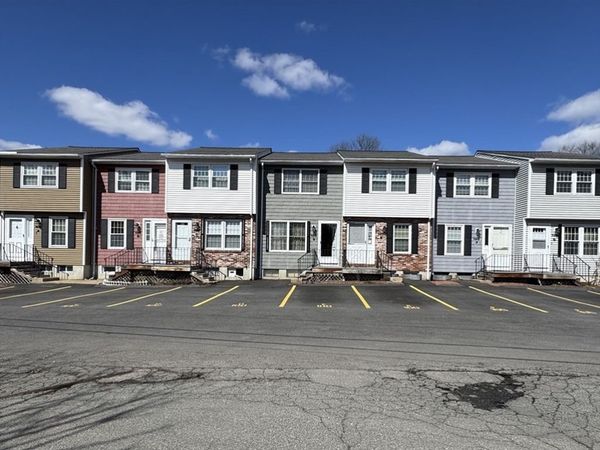 100 Roper St, Unit D, Lowell, MA 01852
