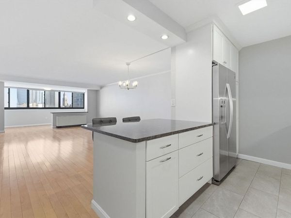 9 Hawthorne Place, Unit 11J, Boston, MA 02114