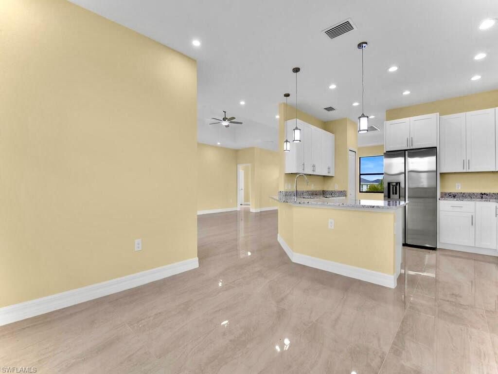 637 Cardinal St E, Lehigh Acres, FL 33974 Photo