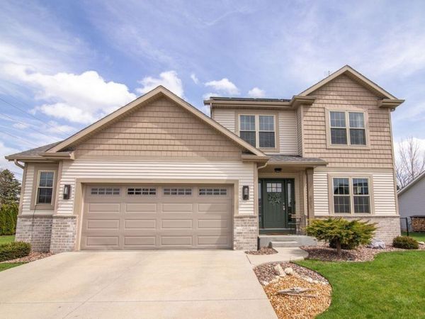 501 Pine Hollow PLACE, Watertown, WI 53094