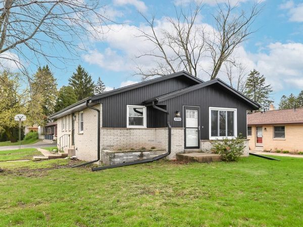 10905 W Potter ROAD, Wauwatosa, WI 53226