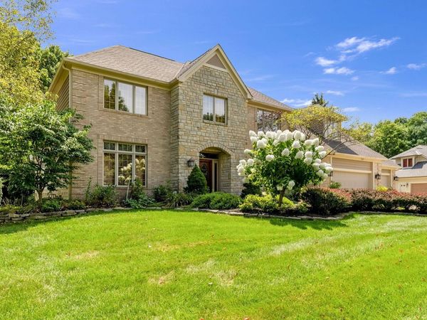 659 Crossing Creek S, Columbus, OH 43230