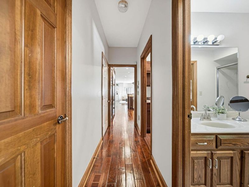 659 Crossing Creek S, Columbus, OH 43230 Photo 27