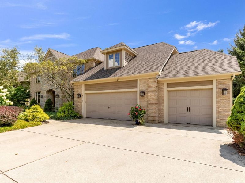 659 Crossing Creek S, Columbus, OH 43230 Photo 4