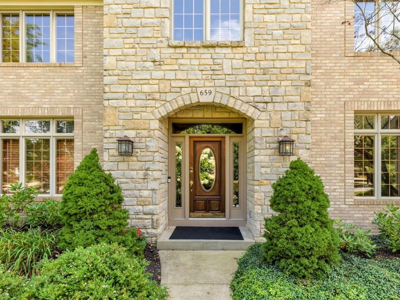 659 Crossing Creek S, Columbus, OH 43230 Photo 6