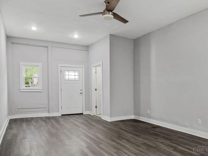 4534 Kirby Avenue, Cincinnati, OH 45223 Photo 2