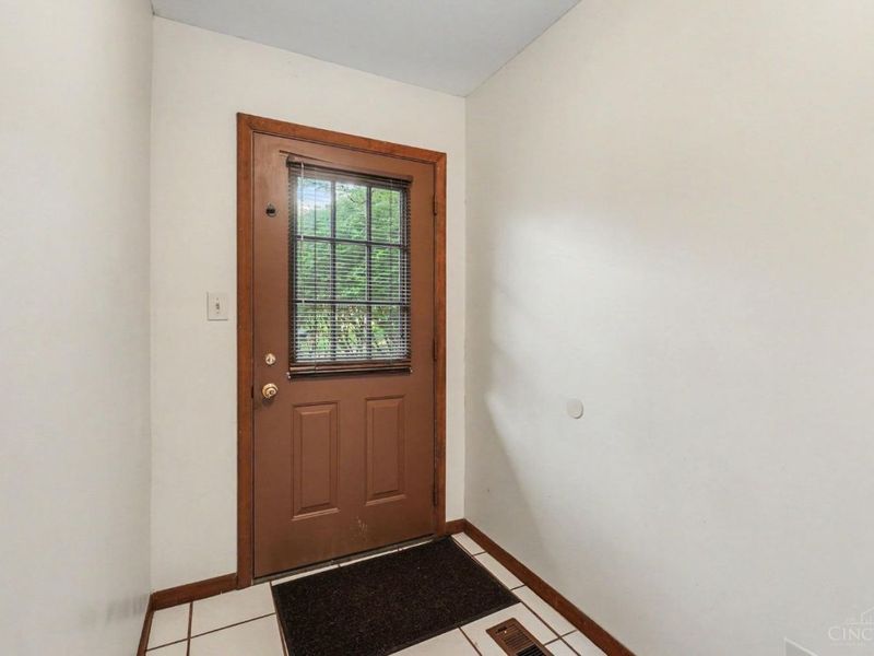 9048 Winton Road, Unit 6, Springfield Twp., OH 45231 Photo 3