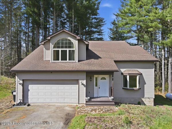 381 Goose Pond Road , Lake Ariel, PA 18436