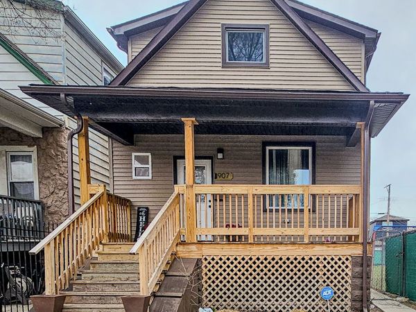 907 N Leamington Avenue , Chicago, IL 60651