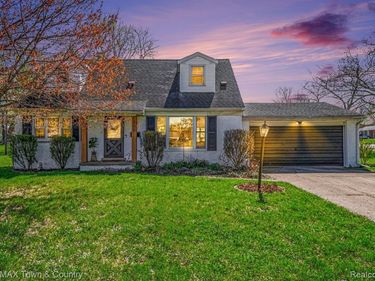 308 Old Bridge Road, Grand Blanc, MI 48439