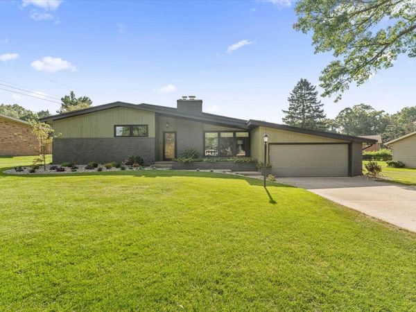 53105 Osage Drive, South Bend, IN 46637