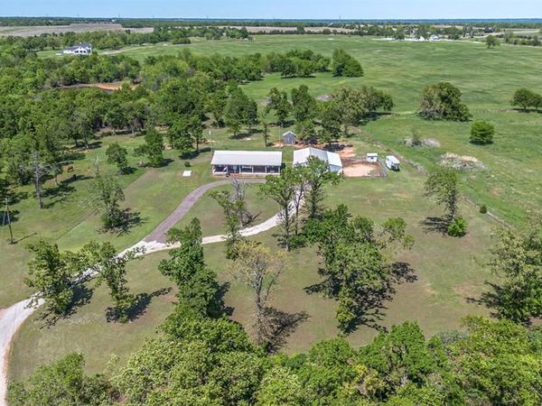 118 Cottonwood Drive, McLoud, OK 74851