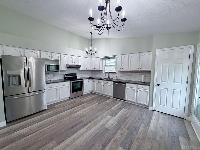 1077 Glen Kegley Drive, Xenia, OH 45385 Photo 3