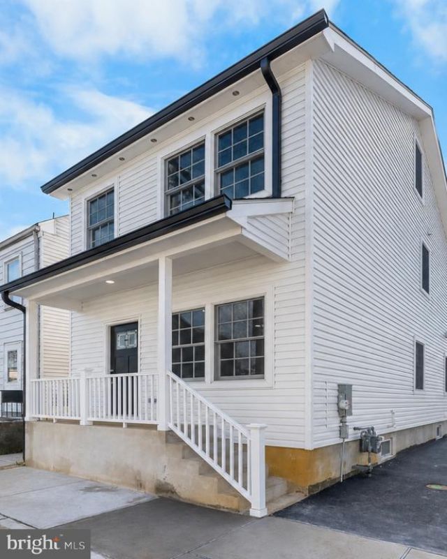 32 WEST STREET Bordentown, NJ 