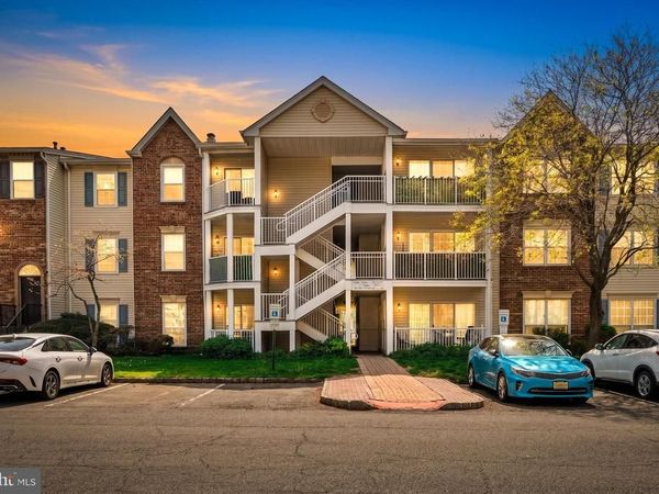 41 CHEVERNY COURT, HAMILTON, NJ 08619