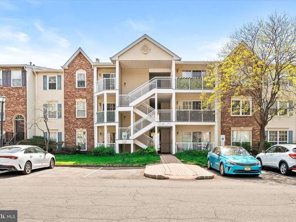 41 CHEVERNY COURT , HAMILTON, NJ 08619