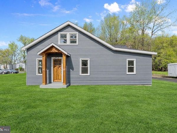 105 E DEL A VUE AVENUE , CARNEYS POINT, NJ 08069