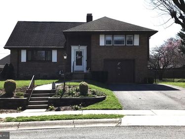 2304 WASSNER DRIVE, READING, PA 19609