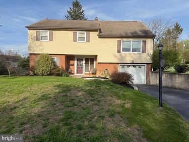 507 CLERMONT DRIVE , HARRISBURG, PA 17112