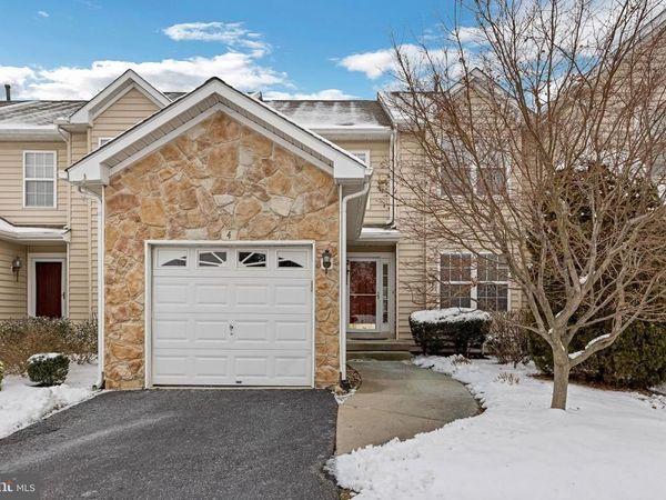 4 HOGAN WAY , MOORESTOWN, NJ 08057