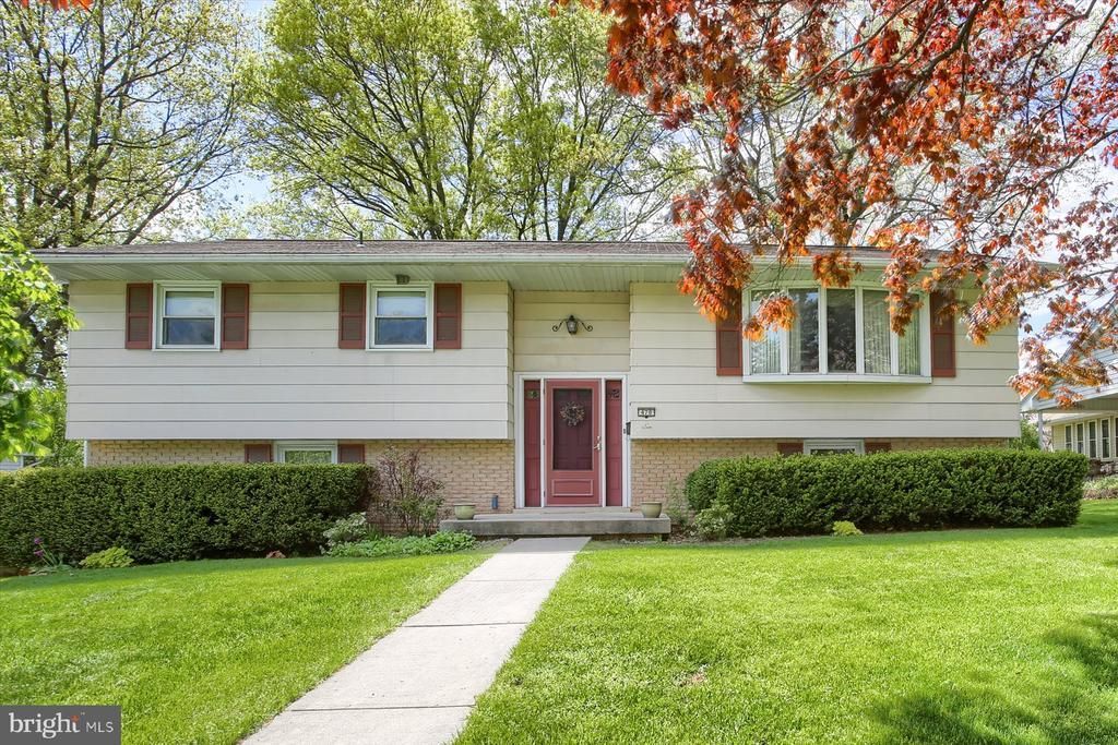 470 N HOLLY STREET, ELIZABETHTOWN, PA 17022