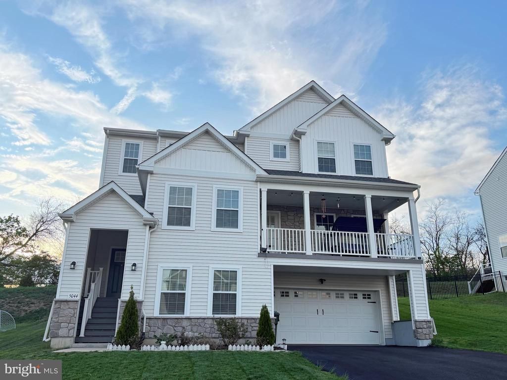 5044 BELLFLOWER DRIVE , SCHNECKSVILLE, PA 18078