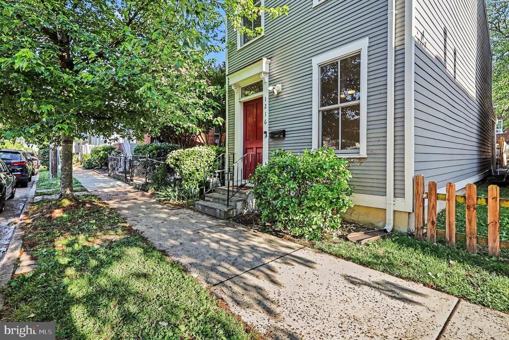 1216 Princess Street, Alexandria, VA 22314 Main Photo