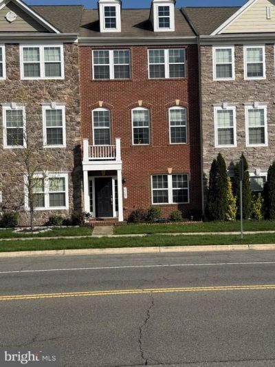 25680 Pleasant Valley Road, Chantilly, VA 20152 Main Photo