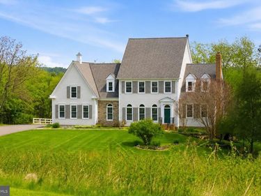 15018 CLOVER HILL ROAD, WATERFORD, VA 20197