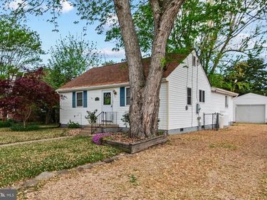 306 LOCUST AVENUE , COLONIAL BEACH, VA 22443