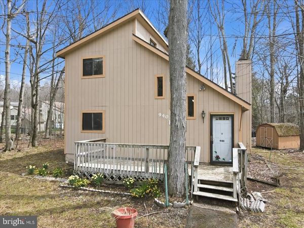 940 COUNTRY PLACE DRIVE , TOBYHANNA, PA 18466