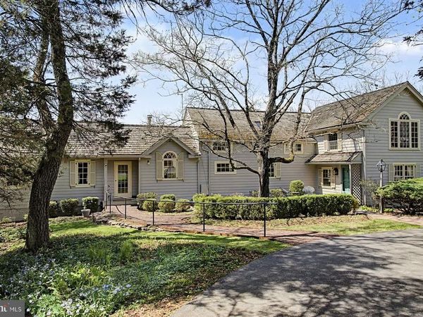 542 HEADQUARTERS ROAD , OTTSVILLE, PA 18942