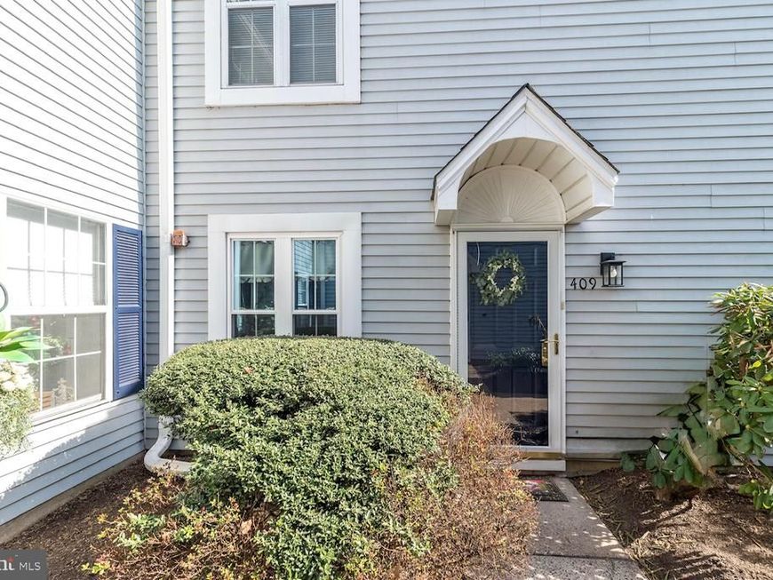 409 Society Place, Newtown, PA 18940 Main Photo