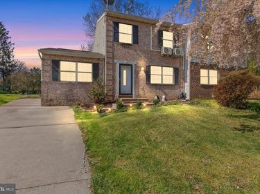 1037 TOM PAINE DRIVE, LANCASTER, PA 17603
