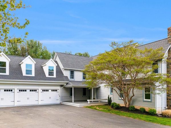 35571 SUFFOLK LANE , HILLSBORO, VA 20132