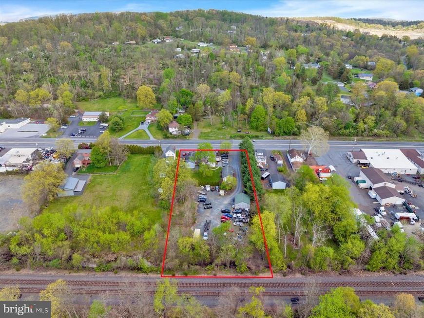 1538 E Ben Franklin Highway, Douglassville, PA 19518 Main Photo