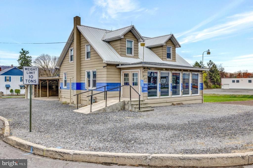 1538 SUSQUEHANNA , SELINSGROVE, PA 17870