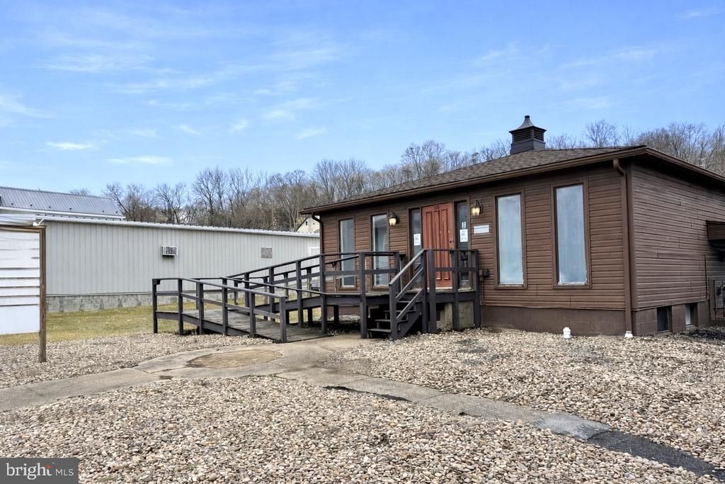 50 W MARKET STREET, MIDDLEBURG, PA 17842