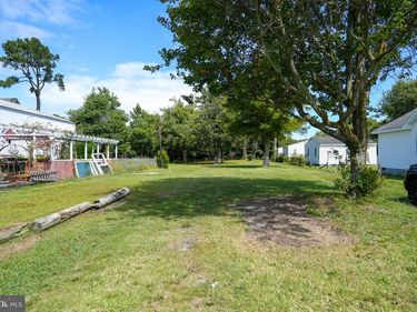 6497 CHURCH STREET, CHINCOTEAGUE ISLAND, VA 23336