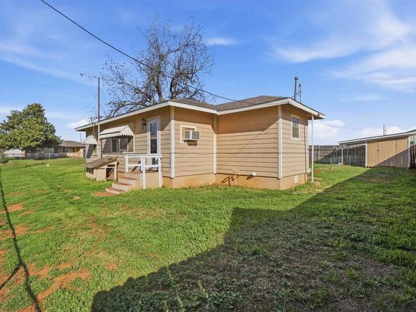 1010 N 5th Street, Perry, OK 73077