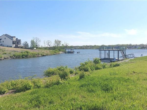 18 Checotah Bluffs Circle, Lake Winnebago, MO 64034