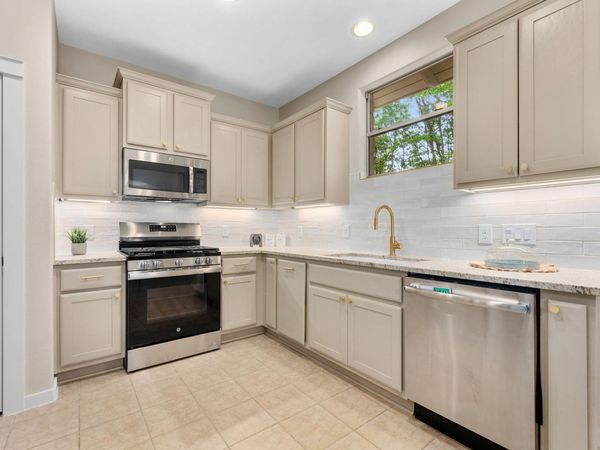 105 Rosebud LN, Georgetown, TX 78633