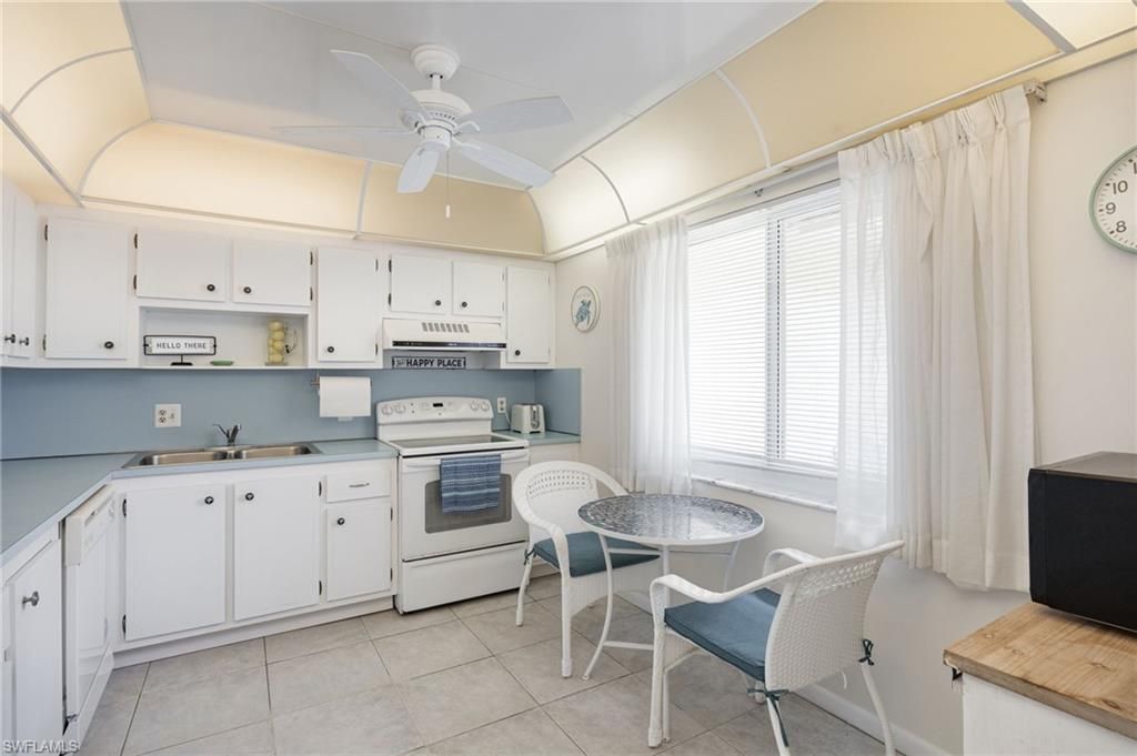 385 Palm Dr , Unit 1732, Naples, FL 34112 Photo